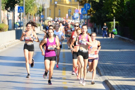 Lezárások, forgalomkorlátozások lesznek vasárnap a Cerbona Fehérvár Félmaraton miatt